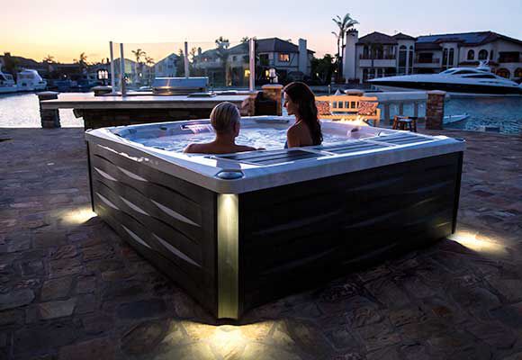 Sundance® 680™ Series Hot Tub | SundanceSpas.com | Sundance